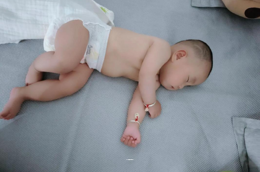 拉萨宝宝积食发烧怎么处理